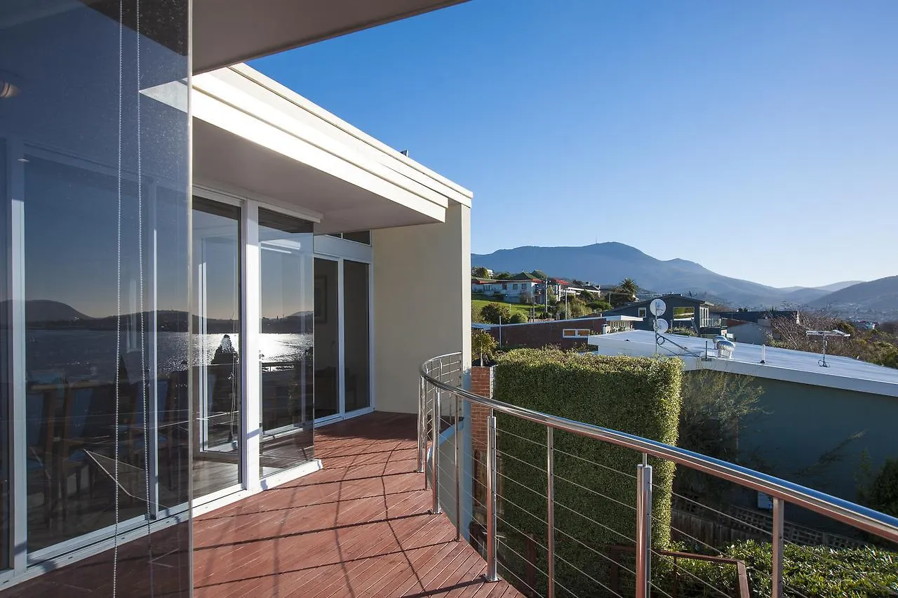 567 Sandy Bay Hobart Villa